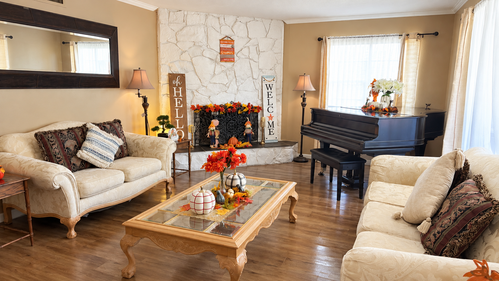 Advanced Senior Living LLC living room at 7017 Deveron Ridge Road in West Hills